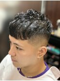 クロップフェードパーマスタイル