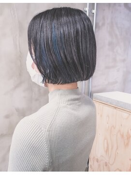 ニイ(nii.) ブルーハイライトボブ
