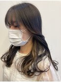 暗髪黒髪+ハイトーンベージュイヤリングカラー無造作セミロング