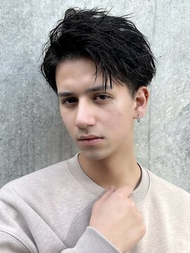 アーリー(Ali'i) ツイストスパイラルパーマアップバングショートかき上げ