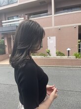 リリ(Rily) 透明感グレージュカラー