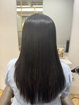 トッカ 三ノ宮店(tocca) ～強い癖も撃退!ストレートヘア～