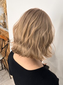 ウィクシー(wixy) ハイトーンカラー/レイヤーカット/ピンクカラー