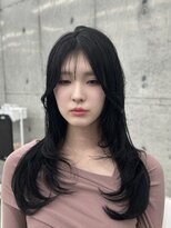 エヌアイ オモテサンドウ(ni omotesando)&nbsp;地毛風透明感カラー♪ ツヤ黒髪ロング ワンホンレイヤーカット