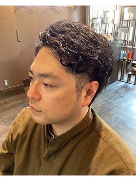 フェリックス(Felix) ツーブロック×パーマ