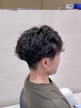 グラーツィェドゥーエ(GRAZIE due) メンズパーマ/スパイラルパーマ/マッシュショート
