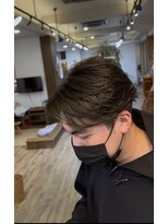 ココアンドワオ(COCO&WOW!)&nbsp;センターパートフェザーパーマツーブロック