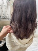 ピンクベージュ