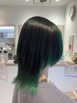 アズールサン 草加西口店(azule-sun) ウルフカット,エメラルドグリーン,デザインカラー【草加】