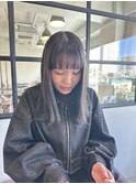 ミディアムカットアッシュグレー透明感カラー前髪あり