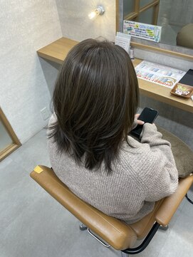 アレクサ 保谷(ALEXA) 外ハネタップリローレイヤー×くすみ感◎アッシュグレー