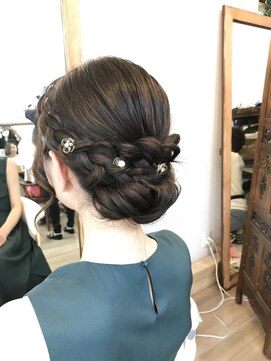 ロカット サロン(Roquat Salon) きれいめ編み込みシニヨンアレンジ【ヘアアレンジ 立川/立川南】