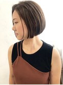 前下がりのワンレンボブ