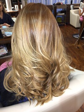 ヘアープロデュース ア ラ モード(Hair Produce A La Mode) ツヤツヤトリートメント