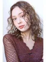 ロイジー(roijir)&nbsp;roijirイルミナインナーカラーxスパイラルxセンシュアルショート