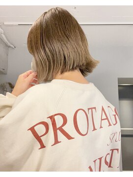 エンシー(ENCI) ベージュ/ハイトーン/切りっぱなしボブ