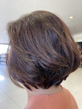 ベランダ ヘア 大人ショートボブ