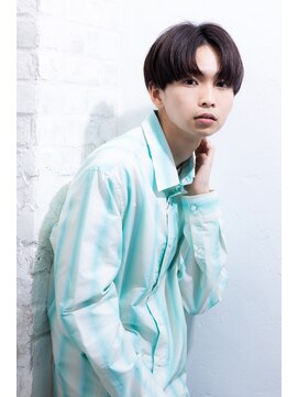 ジョエミバイアンアミ(joemi by Un ami) (joemi 新宿)センター分け マンズマッシュ メンズカット　近江