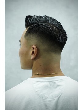 クロムトウキョウ ザ バーバー ネオン 新宿店(CHROM TOKYO the Barber ne/on) 新宿シチサンスキンフェード