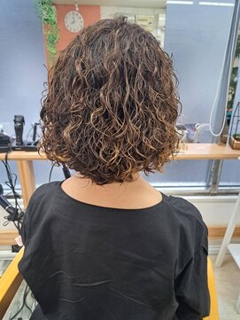 シュシュグラティ(chou chou Gratiii) クルクルパーマ