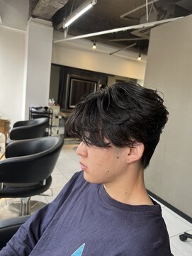 アイズ 海老名(AIZU) センターパートウルフ　カルマパーマ　ニュアンスパーマ