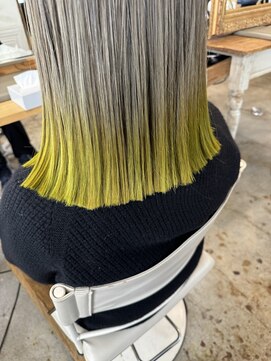 ウィークエンド(WEEKEND) ブリーチ2回+カット+トリートメント【¥28400】