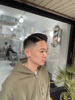 ウェルネス(Wellness)&nbsp;スキンフェード、七：三フェード、サイドパート