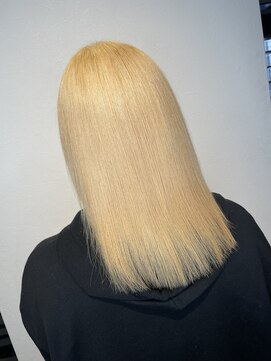 リー 東三国(Lee) ミディアム×抜きっぱなしブロンド