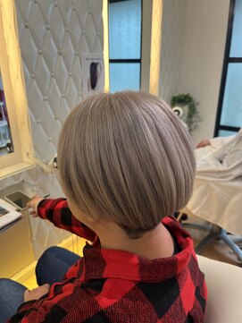 リトルフェイスウノ 新越谷西口駅前店(little face UNO) シルバーカラー