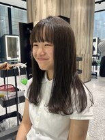 サヴォア(Savoir)&nbsp;重ためバングのロングスタイル。