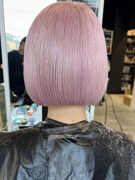 エイチ(H) xブリーチ/イメチェン/ホワイトブロンド/外ハネボブ/美髪/