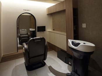 ディアーズ 石倉店(Dears)の写真/落ち着きのあるプライベート空間での施術、どうぞ安心して髪をおまかせくださいませ。