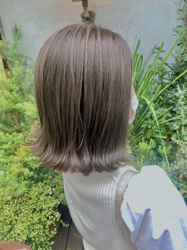 カミナ(KAMINA) やわらか質感が可愛い×大人のくすみベージュボブ