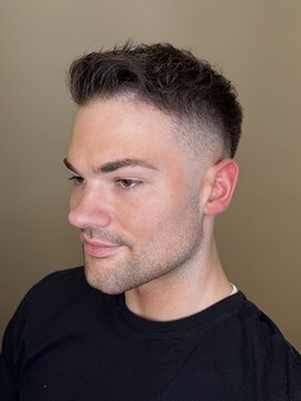 クオンヒール 淀屋橋店(QUON HEAL) フェザーアップ/スキンフェード△