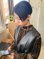 テトヘアー(teto hair)&nbsp;ハンサムショート 、刈り上げ、ネイビーカラー、前下がり