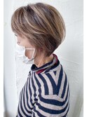白髪ぼかしハイライト×丸みショートボブby柴立吉之助