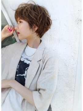 グロウミドル(GROW middle) ゆるめウェーブ×ベージュカラーのマッシュショート