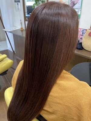 事前のカウンセリングをもとに提案するヘアケアでうる艶髪へ…お客様の髪の状態をしっかり見極め髪質改善！