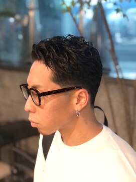 ルドローブラントオオサカ(LUDLOW BLUNT Osaka) 【LUDLOW BLUNT】メガネ男子 フェードカットショート