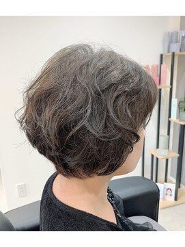 レジョワイユコンペール(Les Joyeux Comperes) ふんわりショートボブ