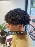 長谷川　人気No. 1 波巻きパーマ！