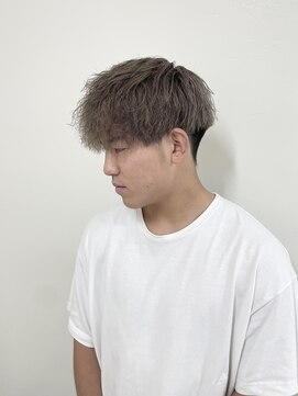 メリケンバーバーショップ トーキョー(MERICAN BARBERSHOP TYO) BURG 【グレージュカラー/マッシュパーマ/メンズカラー】