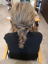 ビスポーク(BESPOKE)&nbsp;20代30代40代♪お呼ばれ大人かわいい編み込み風アレンジ