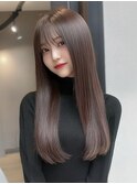 ロングレイヤー　顔周りカット　ストレートヘア　チェリーレッド