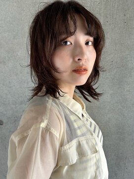 アンガーデン(Une GARDEN) レイヤーカット/ミディアムレイヤー/ウルフ/ベージュカラー