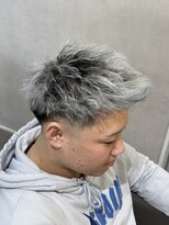 サロンドクオリア(Salon de Qualia)&nbsp;フェードスタイル/ホワイトフルメッシュ/ツイストパーマ/S