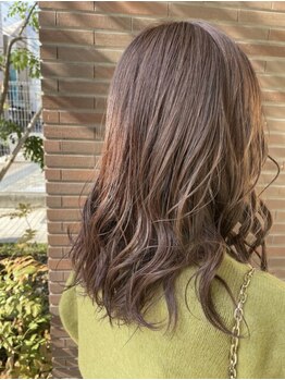 アリュー(allu)の写真/開放感あるCafe風サロンで最旬カラーに挑戦!【ブリーチ】カット＋フェイスフレーミング/逆インナー￥12000～