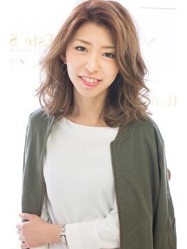 ミュゼドゥラペ(Musee de Lapaix) グレージュ斜めバング セミウェット