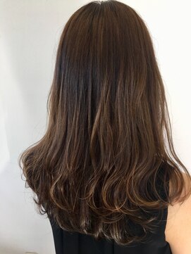 コアフィールみま 鴨島店 黒髪×ハイライトでこなれ女子♪