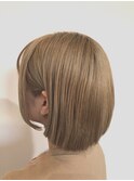 ショートボブ/ミルクティーベージュ/ベージュ/ボブ/耳掛けボブ